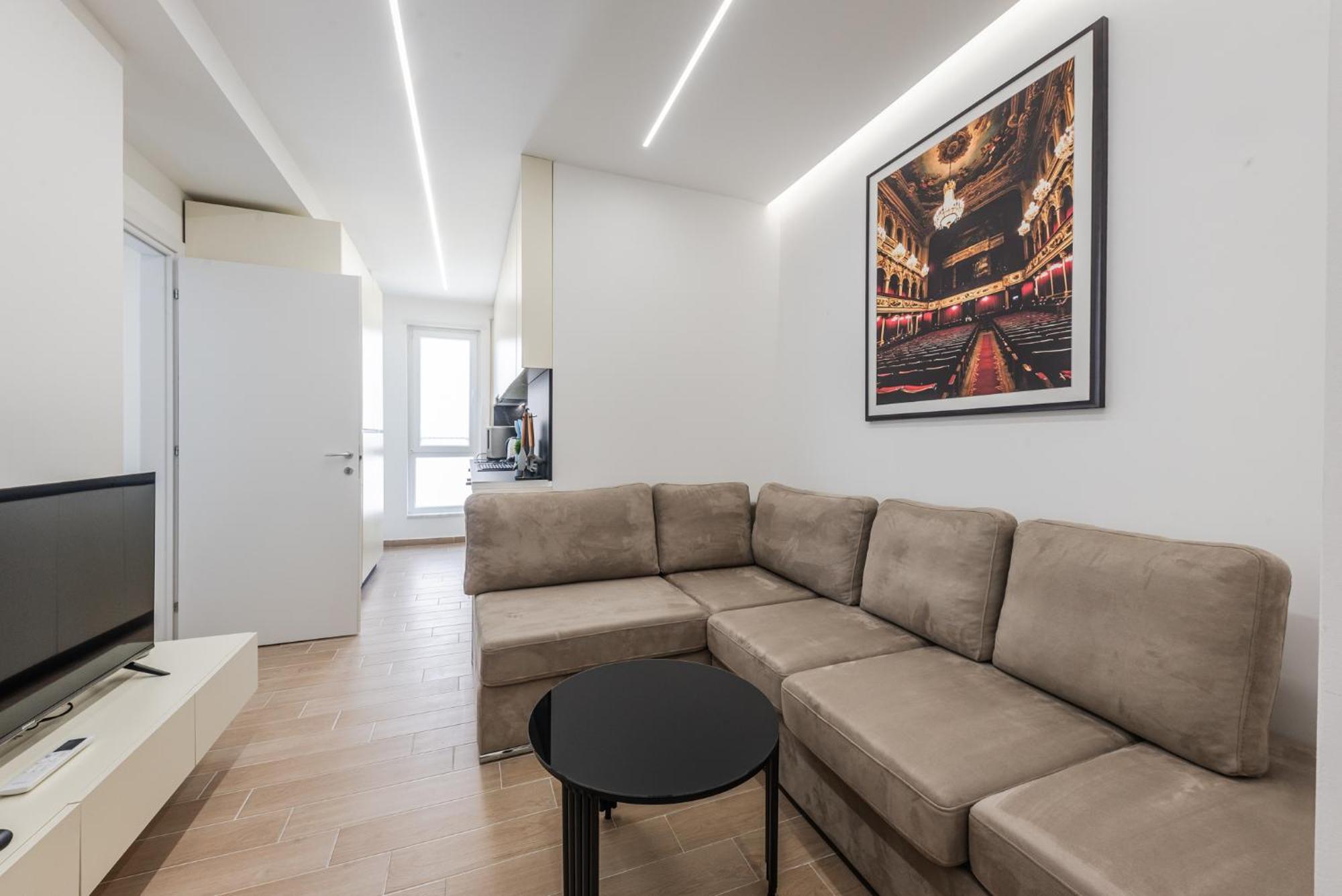 Gallery By * Tiranë
